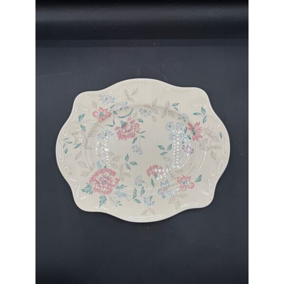 Johnson Brothers LYNTON Oval Platter Made in England Pink Flowers 11” - Picture 1 of 8